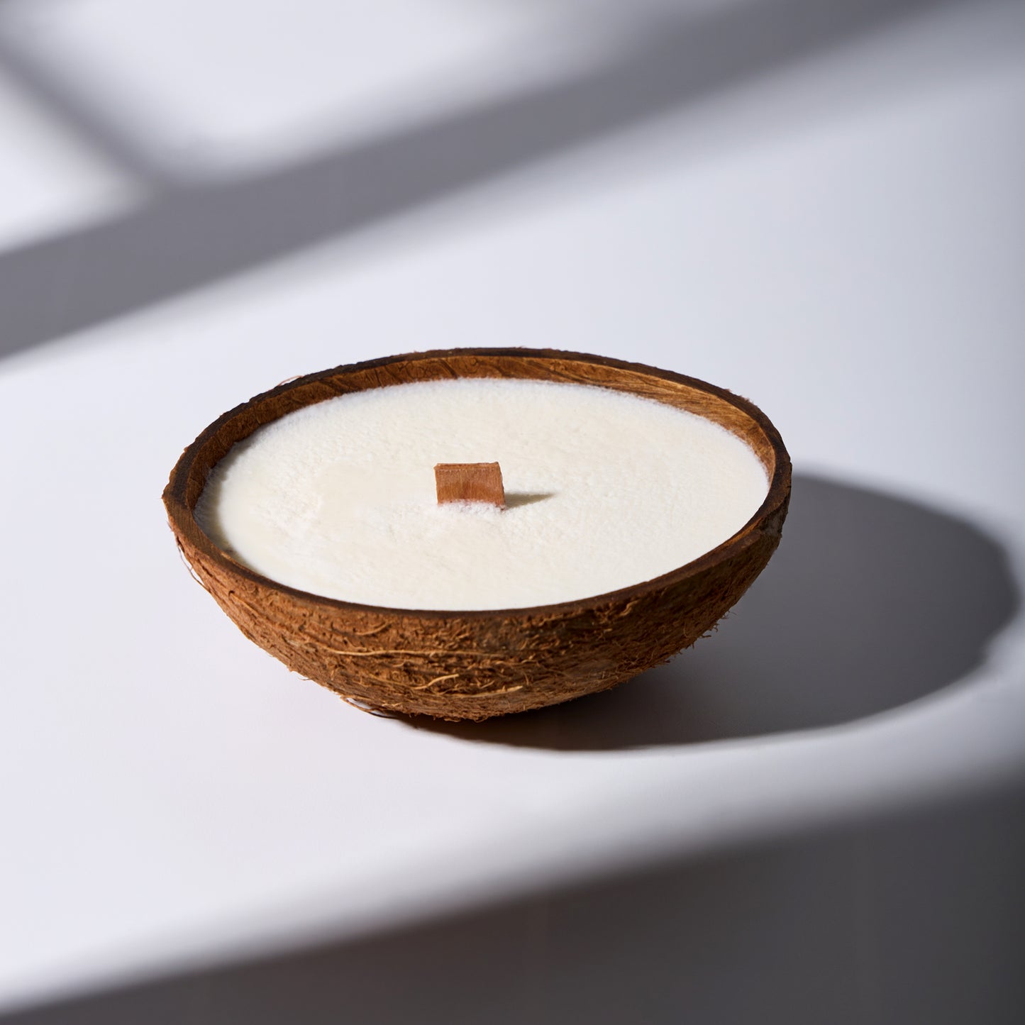 Scented Soy Candle in Coconut Shell with Wooden Wick – Non-Toxic Relaxation Gift for Women