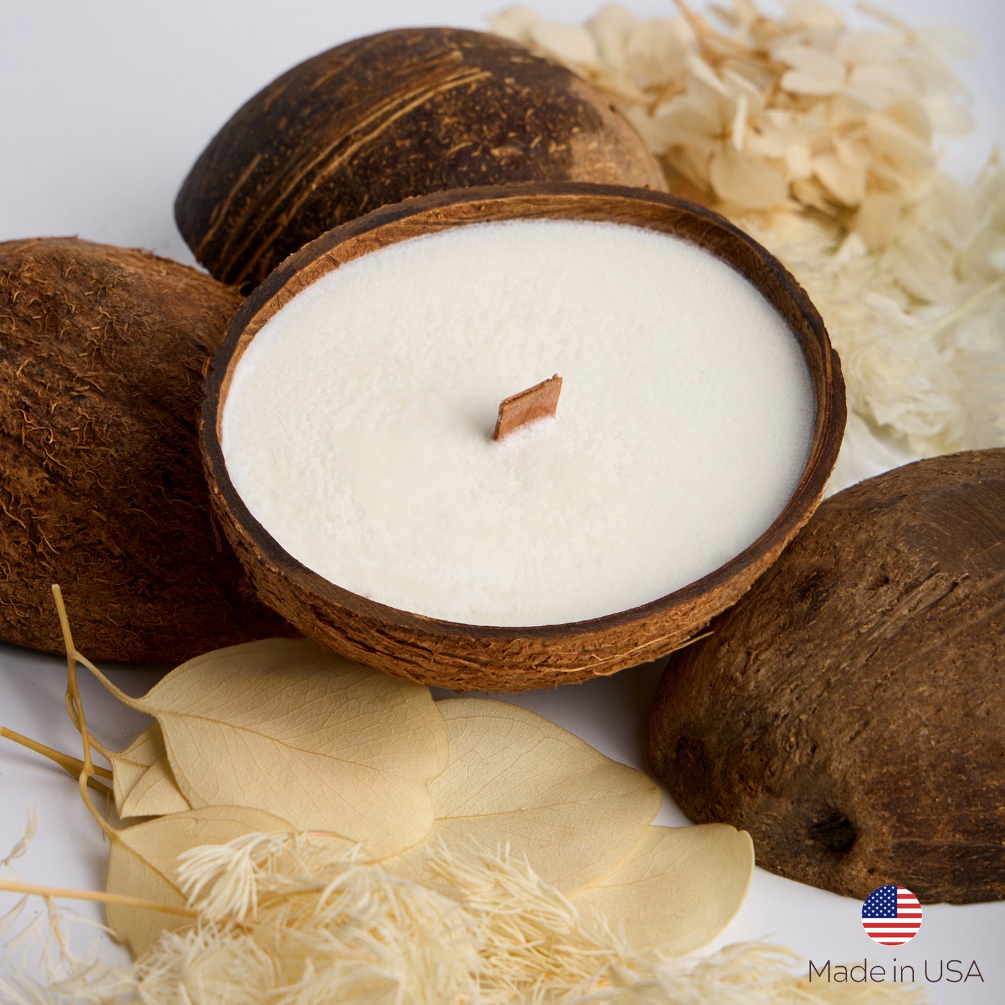 Scented Soy Candle in Coconut Shell with Wooden Wick – Non-Toxic Relaxation Gift for Women