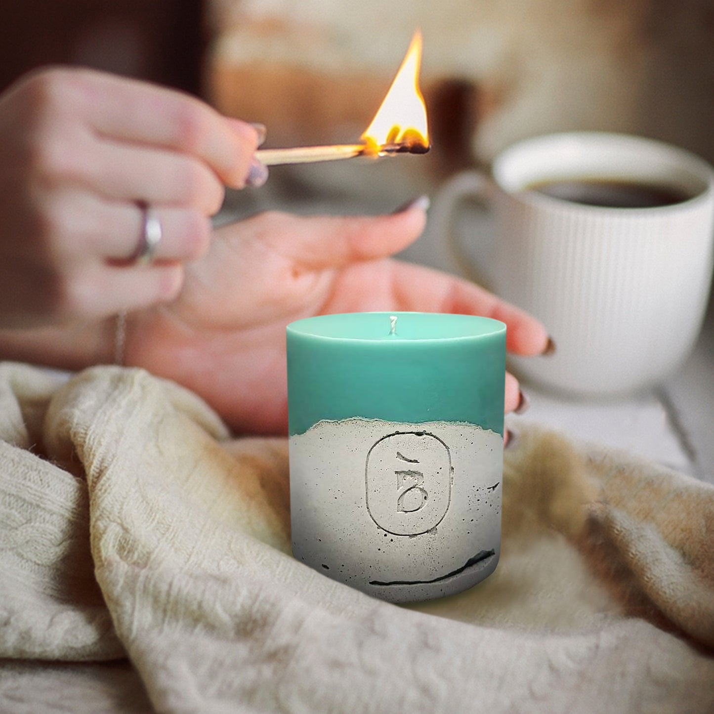 Premium Scented Soy Candle – Concrete Base, Room Décor & Relaxation Gift